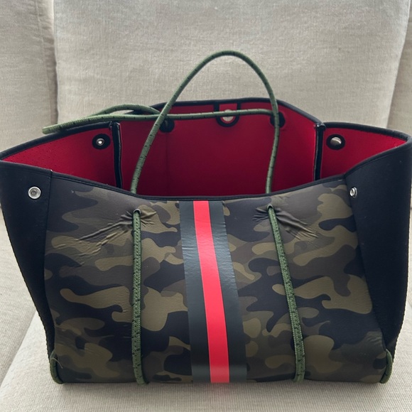 Haute Shore • Greyson SoHo Tote - Picture 4 of 4